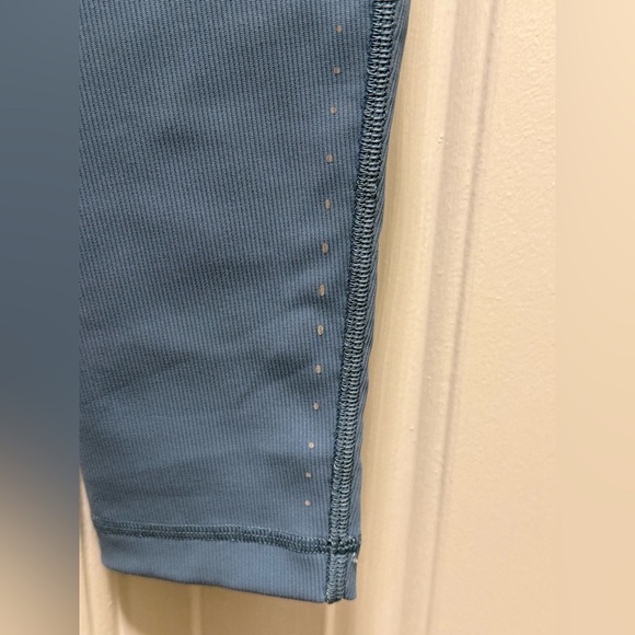 Lululemon Swift Speed High Rise Ribbed Tight 28” Size 10 - Picture 4 of 9